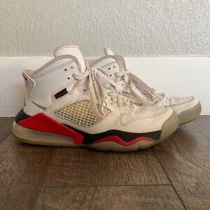 AIR JORDAN Mars 270 White Fire Red Basketball Shoes Sneakers Youth 5
